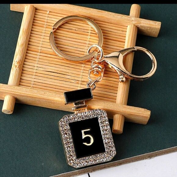 Keychain/ Bag Charm Designer inspired - Picture 1 of 10